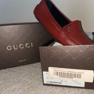 Women’s size 41m (10.5 US). Gucci Qardaha Loafer in Red (Burgundy/Maroon) color.